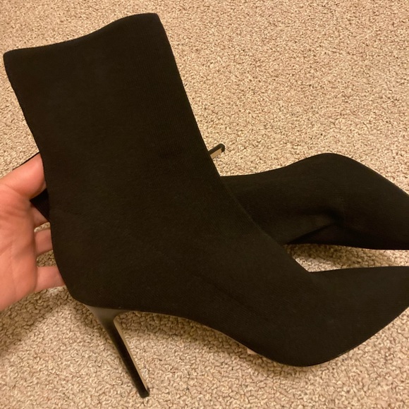 Size 10 Revny boots - Picture 2 of 6